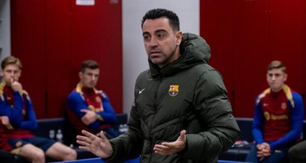 برشلونة يجمد القرار بشأن المدرب 1