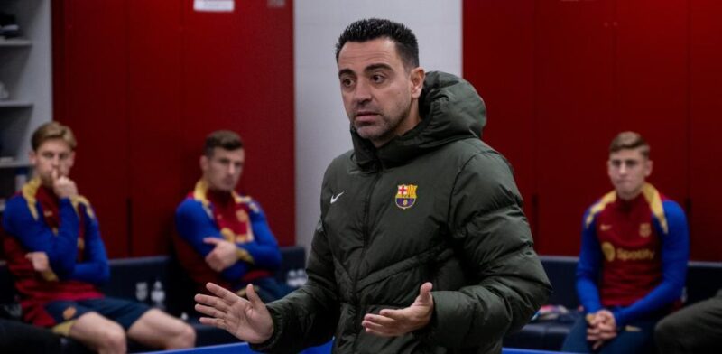 برشلونة يجمد القرار بشأن المدرب 1